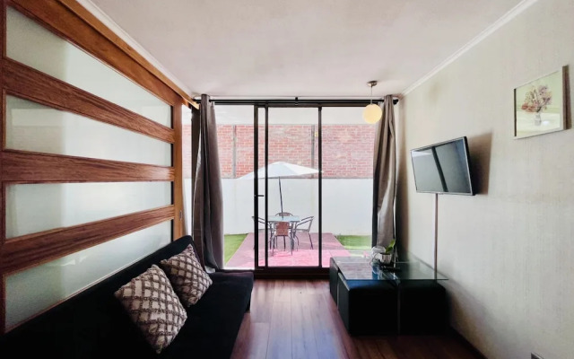 Urban Yard Bus Terminal Home Office Pool Wifi