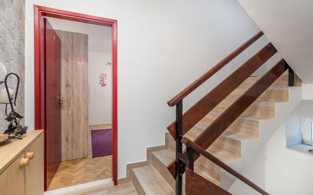 Nice Home in Pag With Wifi and 5 Bedrooms