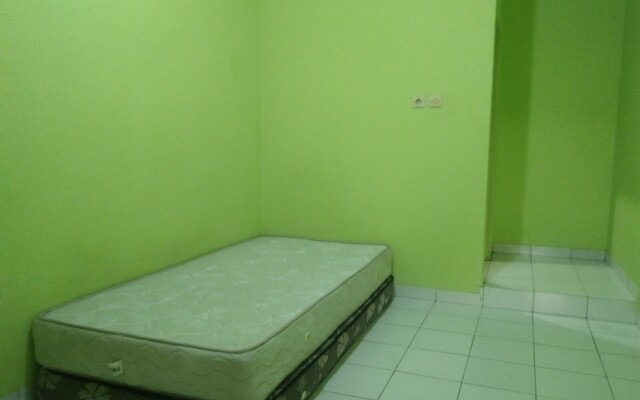 OYO Life Kost ijo Tembok Tinggi