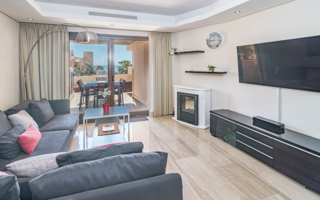 Bp7c.2a Beachfront Penthouse With Private Pool