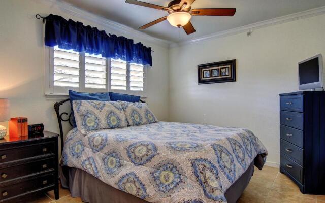 Guadalupe River Nut House WW i203