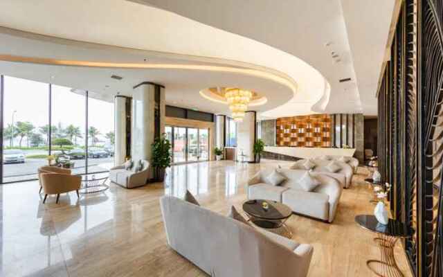 Muong Thanh Grand Bai Chay Hotel