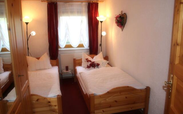 Cozy Apartment with Roof Terrace