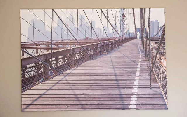 Bright and Spacious 4-bedroom Apart in Stockbridge