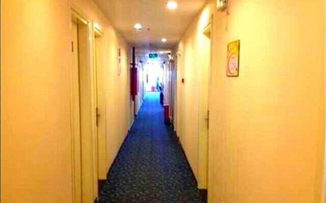 7Days Inn Beijing DaXing Huangcun Qingyuan Road Subway Station