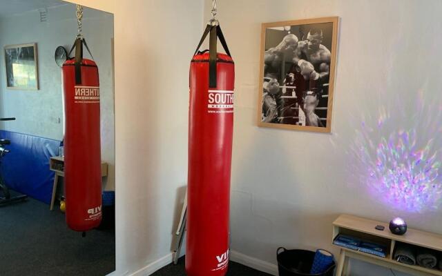 Adelaide City Fringe Serviced Apartments