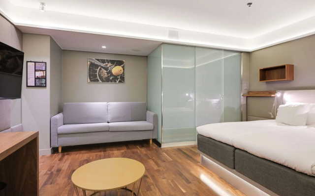 Comfort Hotel Xpress Helsinki Airport Terminal