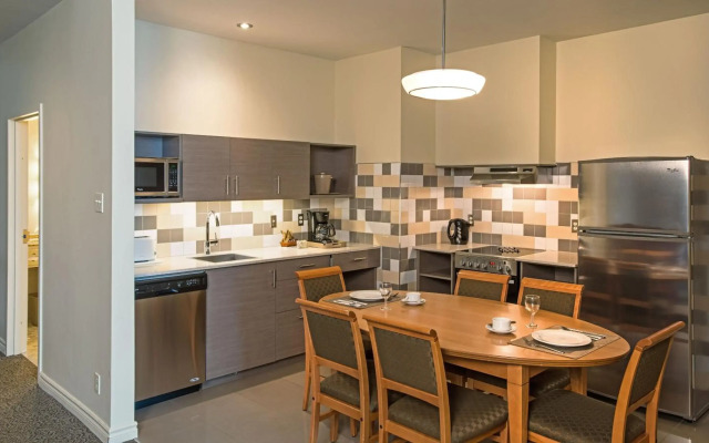 Le Square Phillips Hotel And Suites