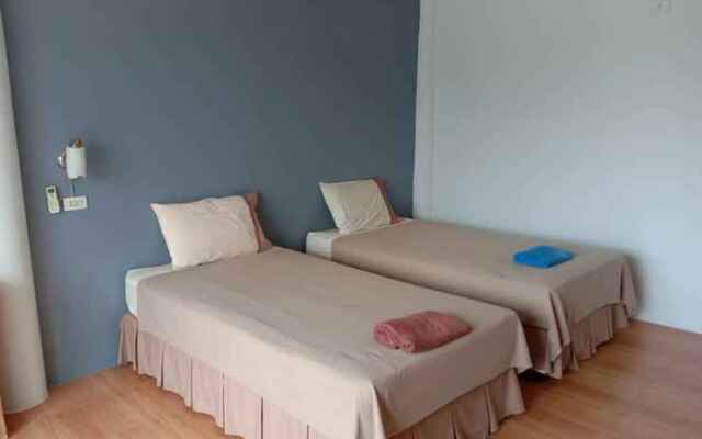 OYO 1075 The View At Naiyang