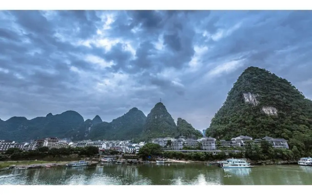 Sea Lily Yangshuo Riverside Resort