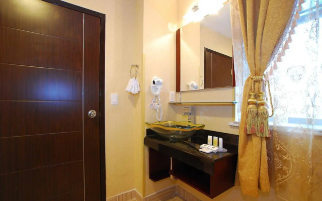 Baltimore Plaza Hotel