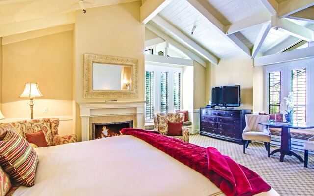 Carriage House Inn