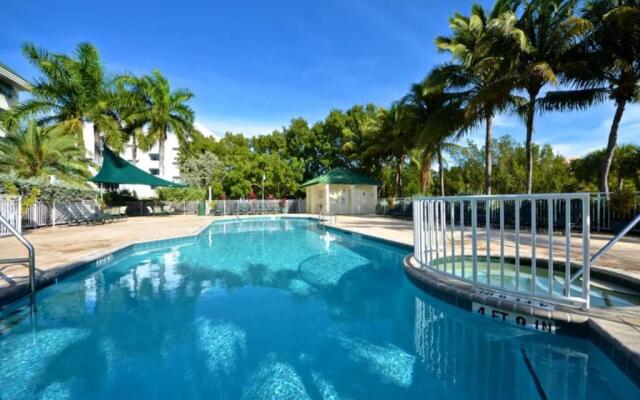 Sunrise Suites by TO