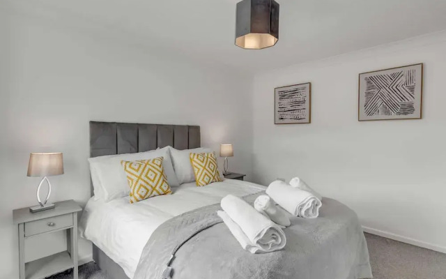 Host Stay Galley Lodge