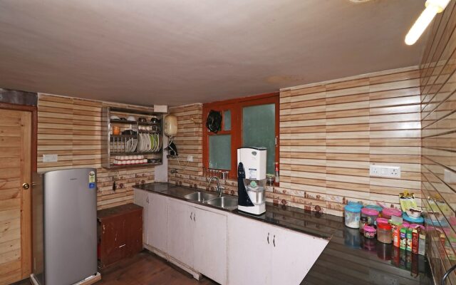 OYO 13724 Home Cosy Stay Near Mall Road