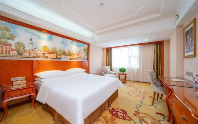 Vienna International Hotel (Shenzhen Bantian Huancheng South Road)