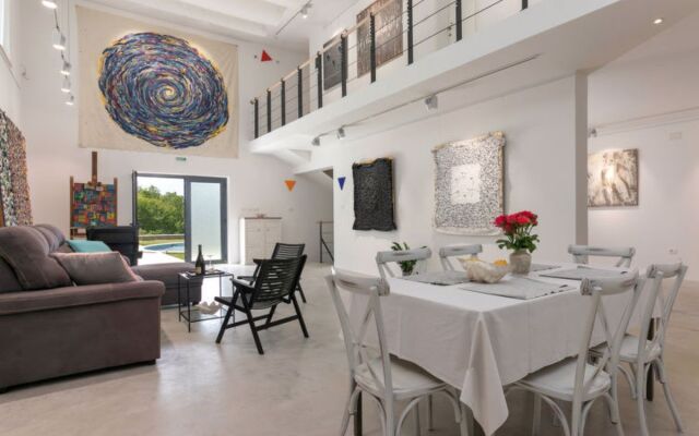 Studio Gallery Bura
