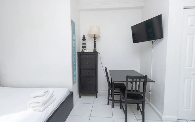 584 Ocean View Studio Hollywood Beach