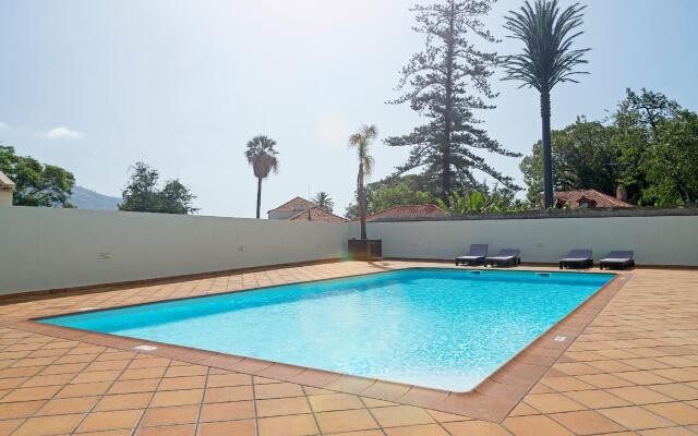 Jasmineiro II, view to sea and mountain