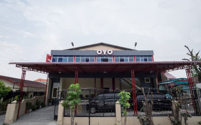 Super OYO 356 Titipapan Residence