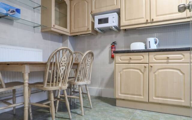 OLD Church Road - Deluxe Single Guest Room 4