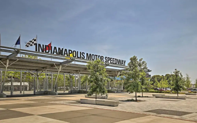 Indianapolis Vacation Rental - Walk to the Ims!
