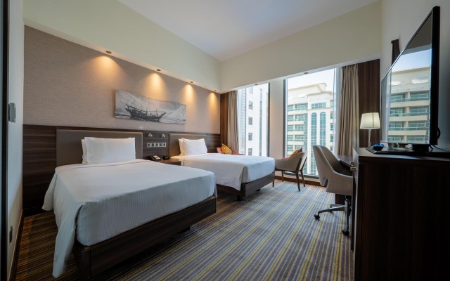 Hampton by Hilton Dubai Airport - Image 6