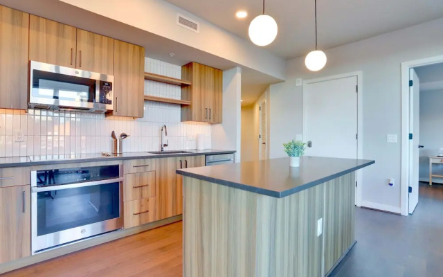 Prime Metro Proximity Condo at Clarendon