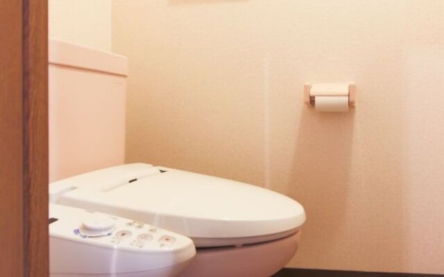 Grand Court Namba 402