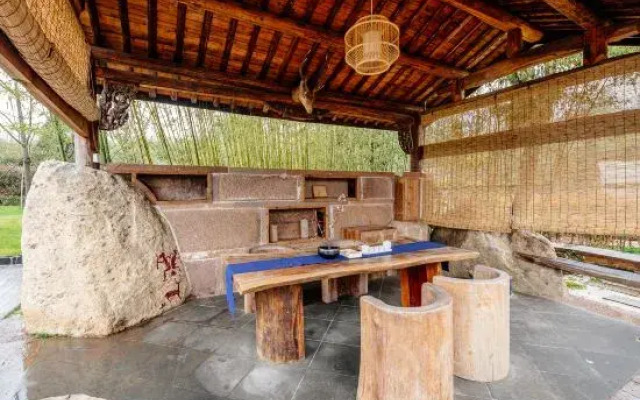Mogan Mountain · Suzhou Style Garden Hostel