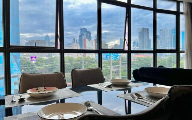 2bedroom condo in heart of Bangkok