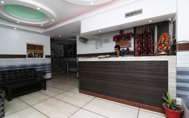 OYO 42647 Hotel Jmc