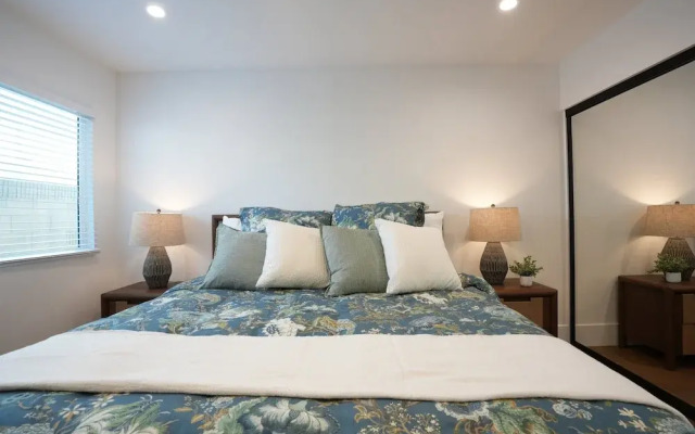 4 bedroom, 2 bathrooms