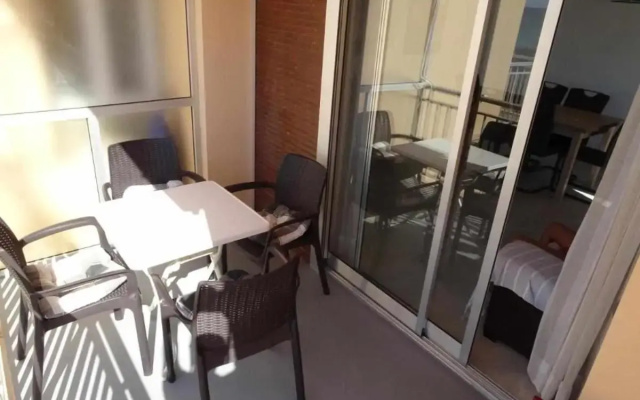 APARTAMENTOS EL SOL-Apartamento reformado a 20 metros del mar.