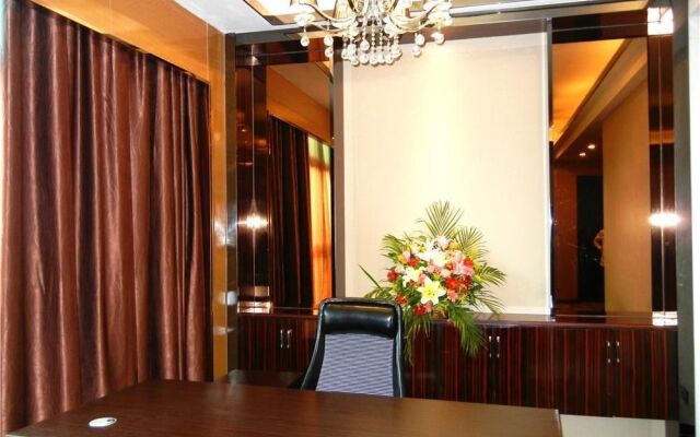 Junri Holiday Hotel