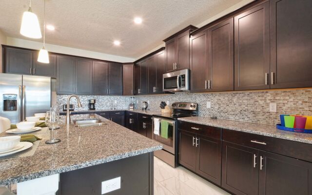 Storey Lake-6 Bedroom Pool Home- 1652ST