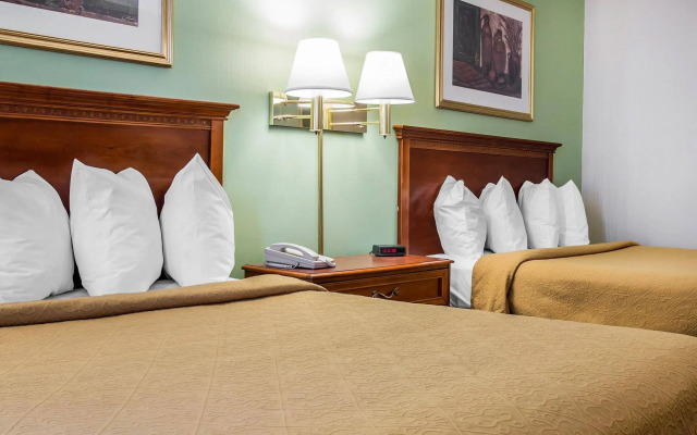 Quality Inn Toledo Airport