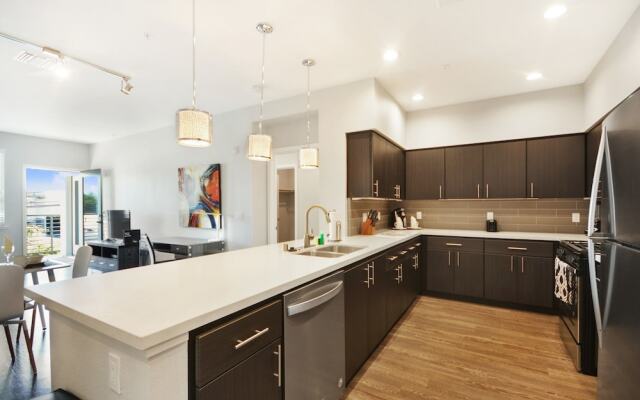 Global Luxury Suites in Menlo Park