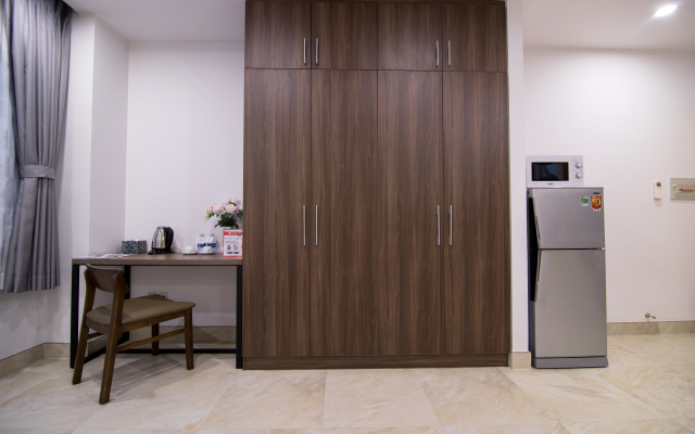 RedDoorz Premium near Hang Xanh