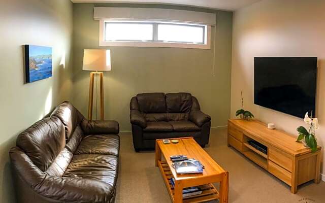 Aston Road Villa Bed And Breakfast