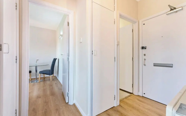 Luxe 1 bed Flat in Canada Water - Free Parking