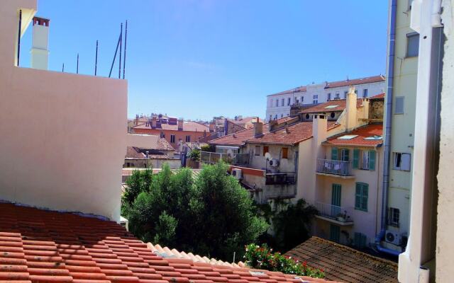 Welcome to Cannes - Rue Meynadier