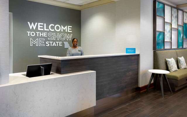 Hampton Inn & Suites Kansas City-Country Club Plaza
