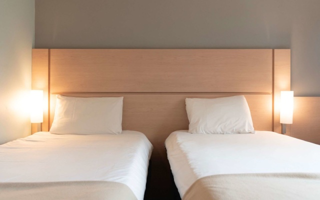 Ibis Pilar