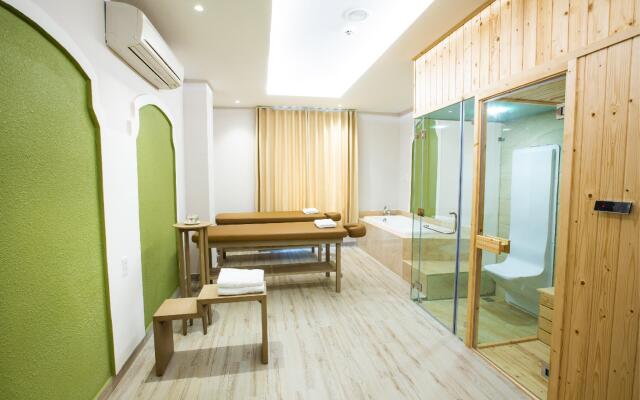 Hoa Binh Phu Quoc Hotel