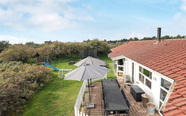 10 Person Holiday Home in Vejers Strand