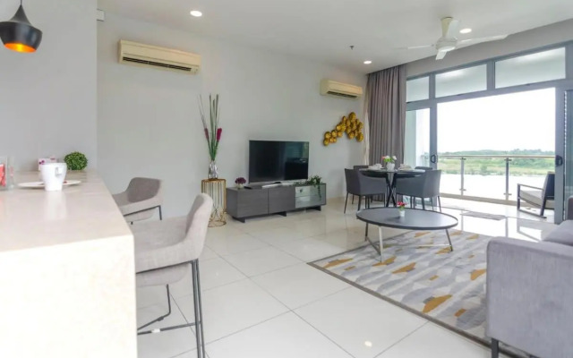 Lux 3BR Suite Puteri Harbour Near Legoland & Hello Kitty