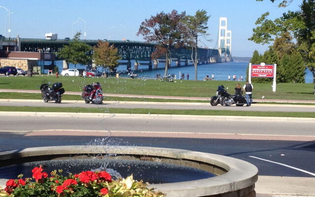 Parkside Inn Bridgeview