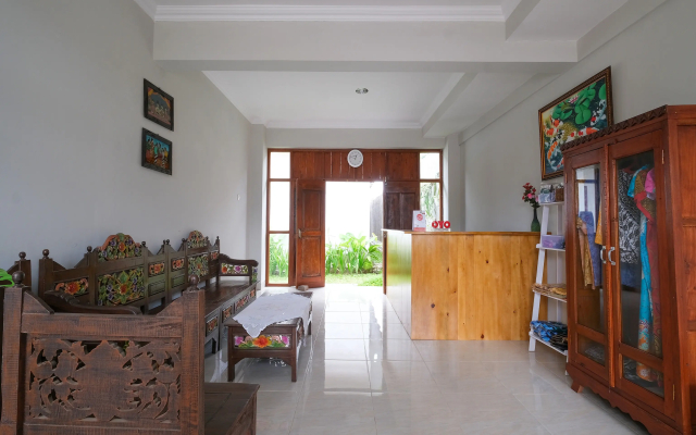 OYO 3906 Dalem Putu Sanjaya Syariah