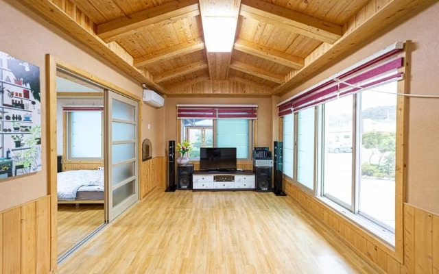 Samcheok Sol Beach Pension